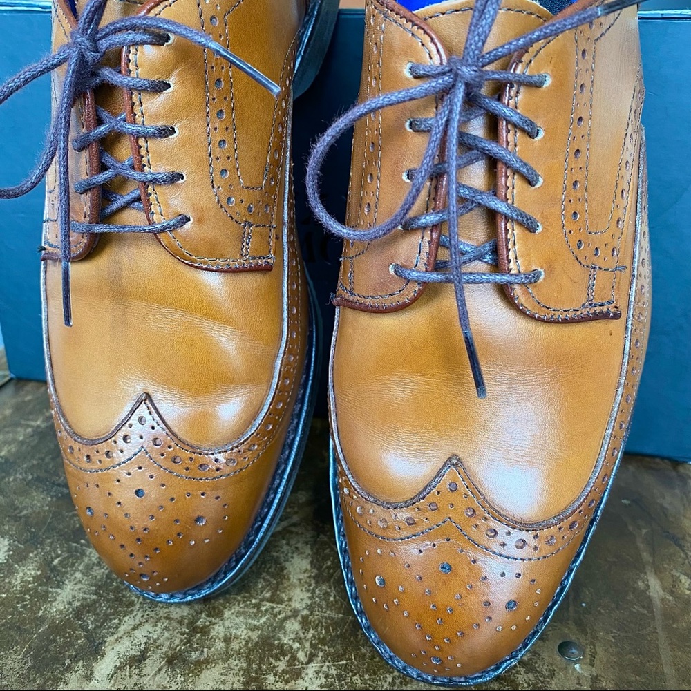 Allen Edmonds McAllister Wingtip Oxford with Dainite Rubber Sole - Picture 3 of 10